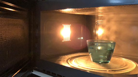 nettoyer un micro onde avec jus de citron