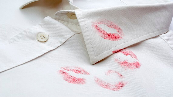 make up aus kleidung entfernen