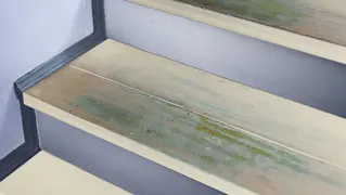 Enlever De La Colle Sur Un Escalier En Bois 02
