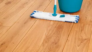 Holzboden Reinigen 01