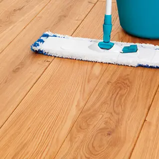 Holzboden Reinigen 01