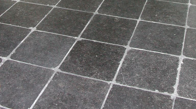 Belgisch Hardsteen Getrommeld Gezoet