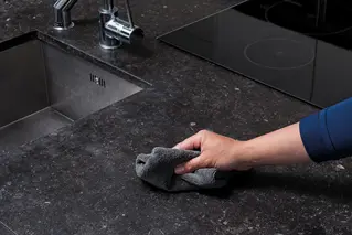 Granit Arbeitsplatte Reinigen 01
