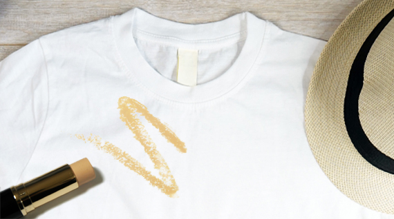 Foundation Uit Kleding 01