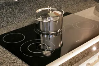 Nettoyer Une Plaque De Cuisson Vitroceramique 01