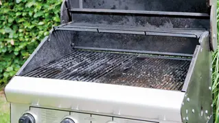 Nettoyer Une Grille De Barbecue 02